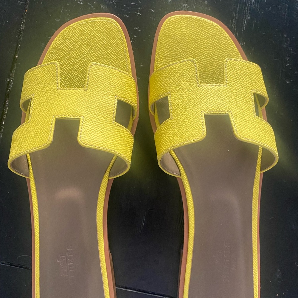 EUC Authentic Hermés Oran Sandals, 40, Chartreuse - Yellow/Green